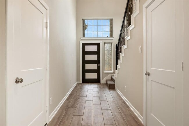 Building Photo - 7011 Winterberry Gln Ln