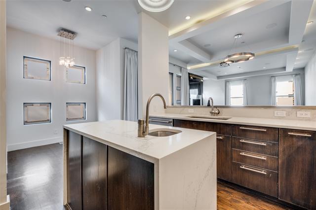 Primary Photo - 4418 Holland Ave