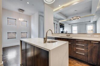 Building Photo - 4418 Holland Ave