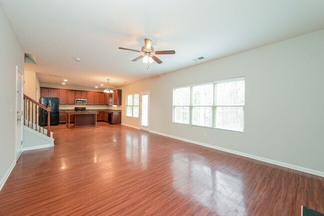 Building Photo - 930 Walking Stick Trail NE