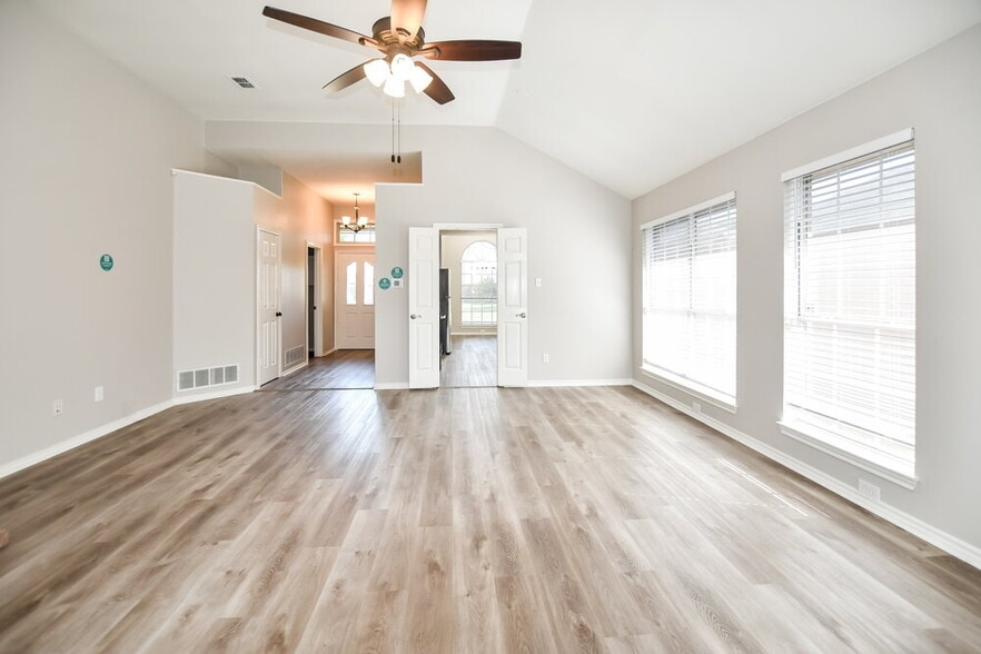 Building Photo - 2006 Firewater Pl