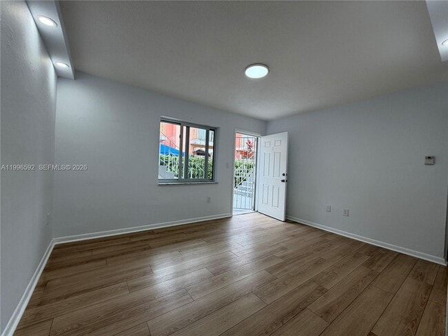 Building Photo - 1460 SW 4th St