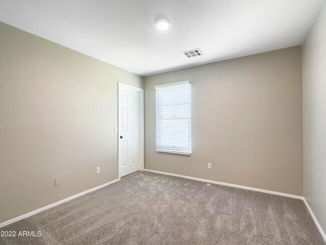 Building Photo - 2622 W Florentine Rd