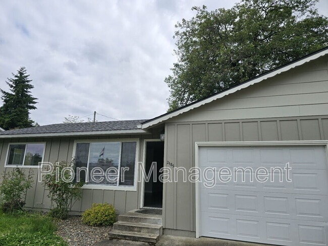 Primary Photo - 2585 W Bradford Ct