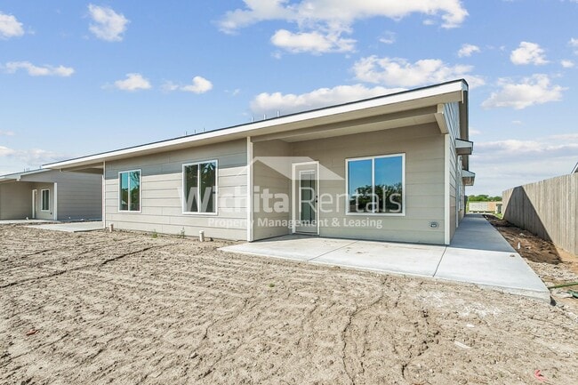Building Photo - 4 bed / 2 bath - Move in ready!!!