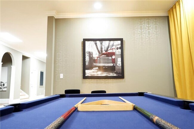 Building Photo - 700 S Brighton Ct