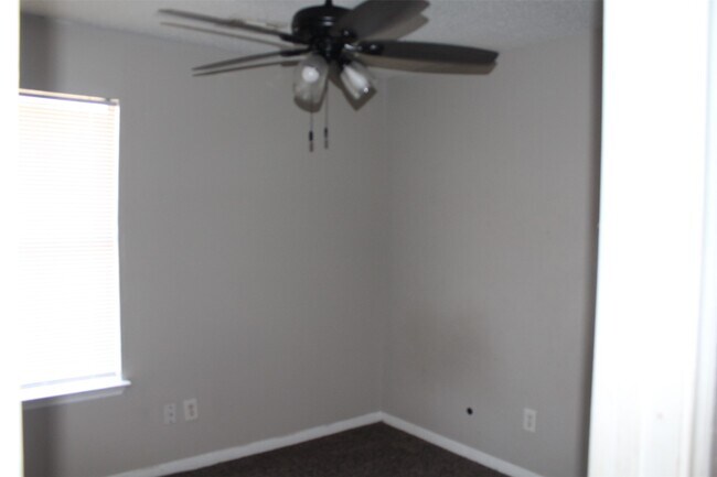 Building Photo - 5810 Twisted Pine Ct