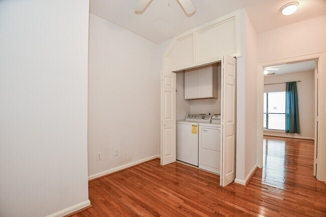 Building Photo - 2431 Dorrington St