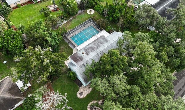 Building Photo - 615 Valle Vista Dr