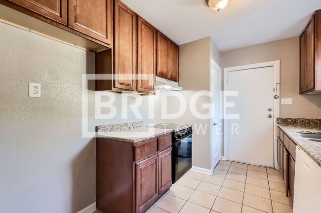 Building Photo - 224 E Boyd St