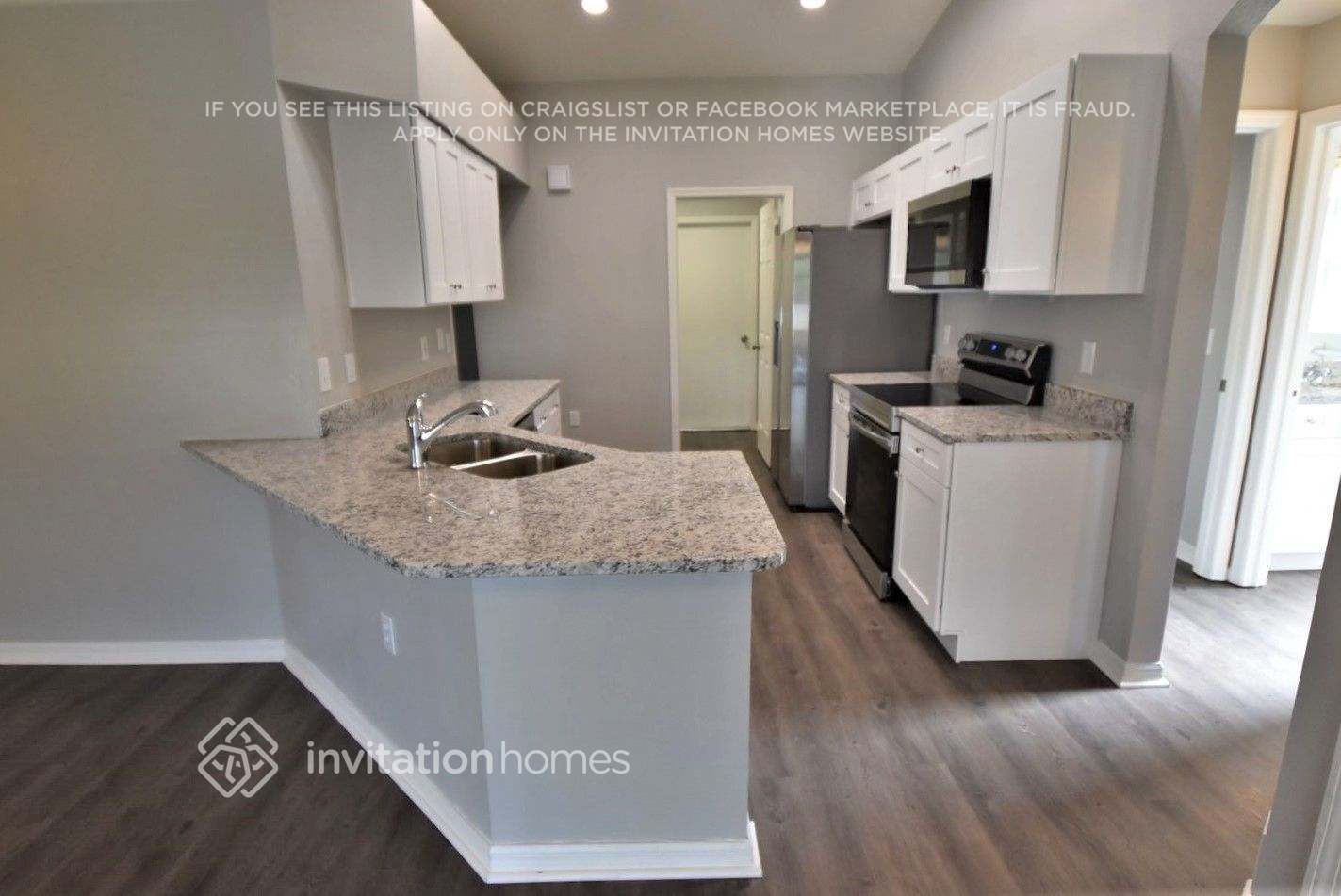 Building Photo - 10623 Foxcrest Way