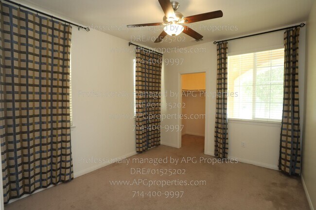 Building Photo - 509 S Trident St