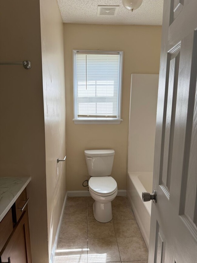 Building Photo - Beautiful Home in Valdosta, Ga!