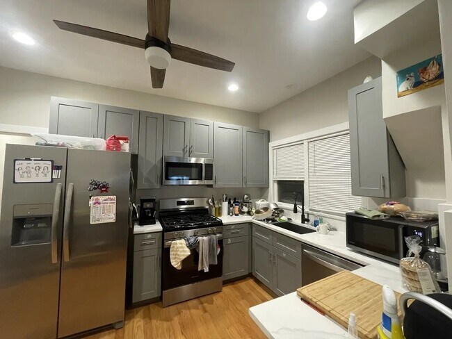 Building Photo - 1119 Garnett Pl