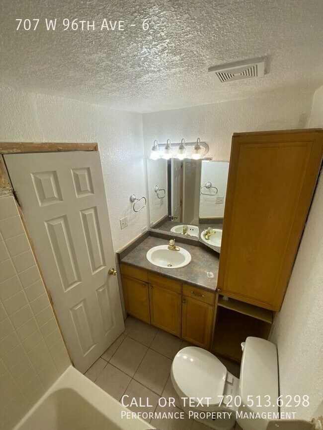 Building Photo - 707 W 96th Ave