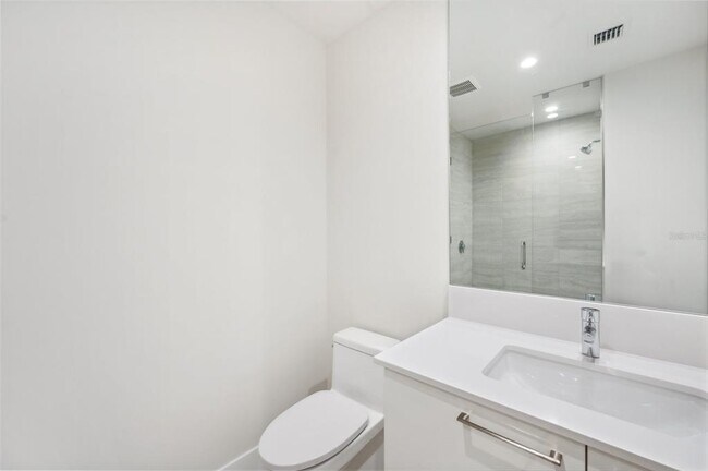 Building Photo - 301 1st St S