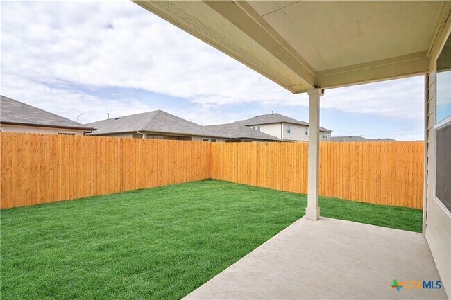 Building Photo - 121 Roanwood Dr