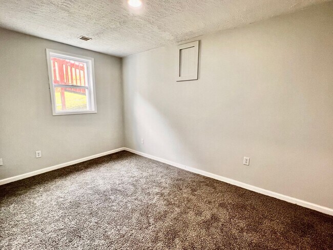 Building Photo - King St.