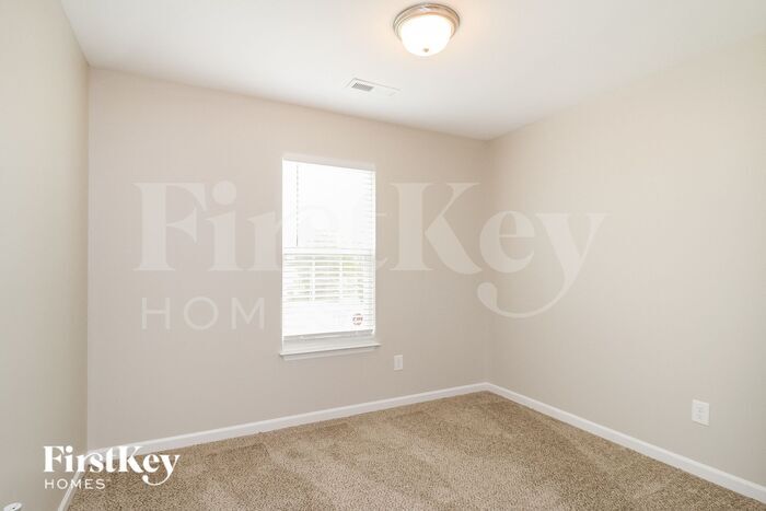 Building Photo - 5350 Gyddie Dr
