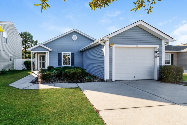 Building Photo - 3029 Hollybrooke Dr