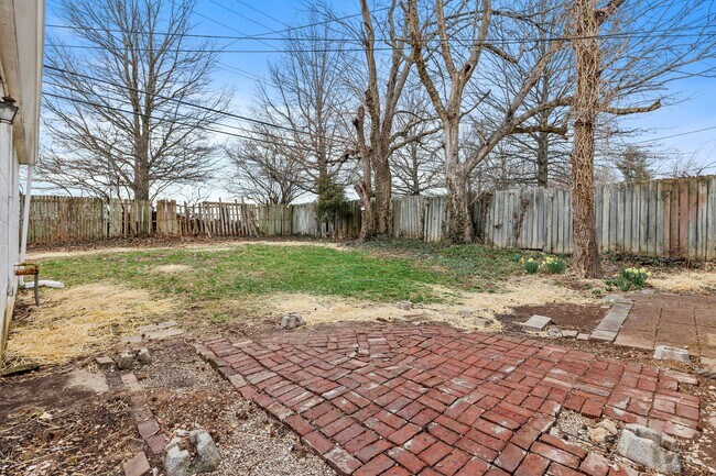 Building Photo - 3633 King Arthur Dr