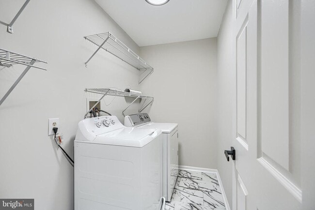 Building Photo - 8 Katurah Ln