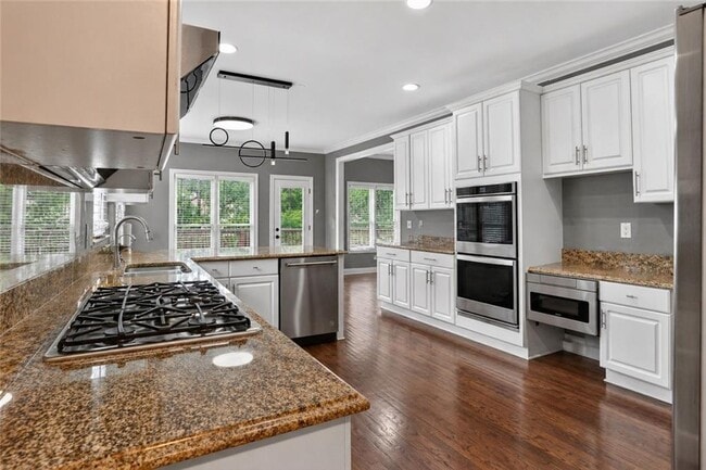 Building Photo - 2502 Regency Lake Dr
