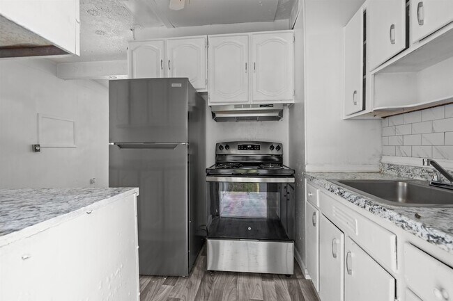 Building Photo - 20 Rollins Ave