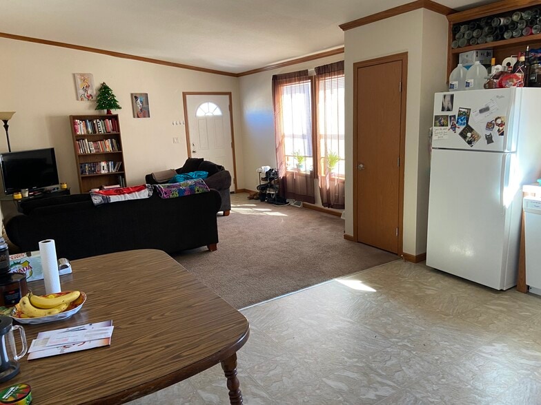 Building Photo - 2074 Harpy Eagle Ct