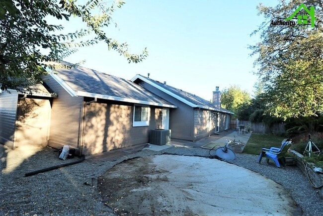 Building Photo - 1708 Gold Hills Dr