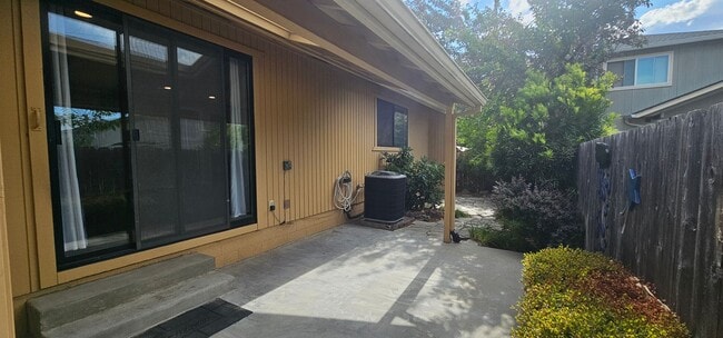 Building Photo - Cul-de-sac Home in Established Neighborhood