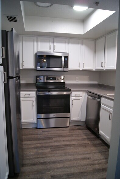 Building Photo - 5950 N 78th St