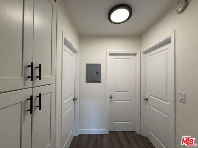 Building Photo - 11543 Venice Blvd.