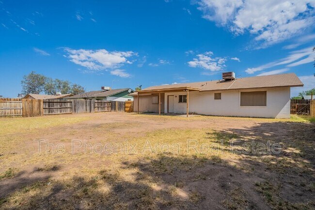 Building Photo - 3109 E Pueblo Ave