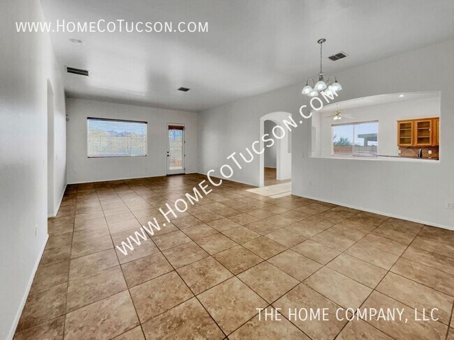 Building Photo - 1061 S Seldon Pl