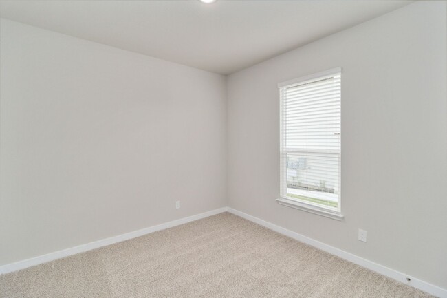 Building Photo - 335-339 Nespral Dr