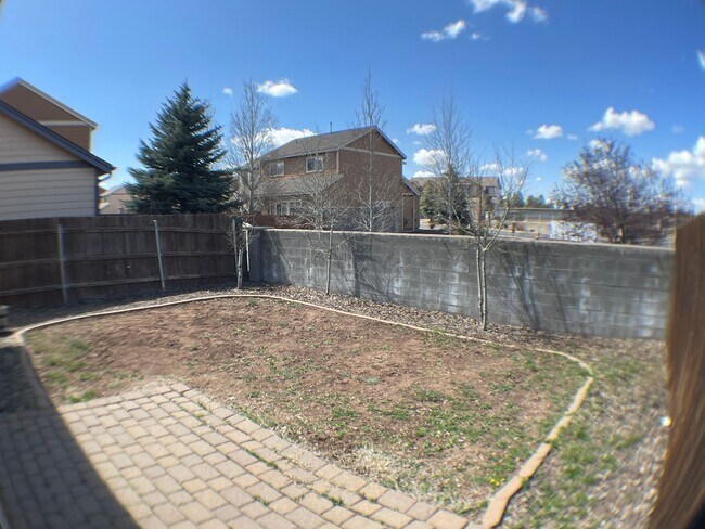 Building Photo - Spacious 3BR Townhome in Bellemont | Fenced Yard + 2-Car Garage