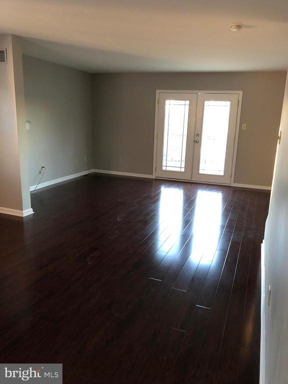 Building Photo - 1240 Pine Grove St