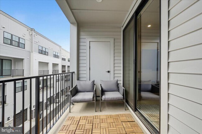 Building Photo - 14435 Gln Mnr Dr
