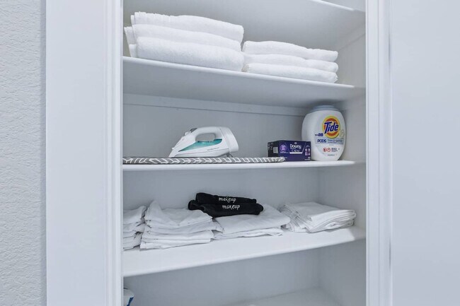 Building Photo - 6029 Benton St