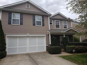 Building Photo - 3050 Centerglen Ln