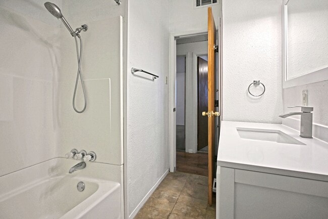 Building Photo - 633 S Academy Ave