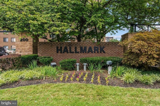 Primary Photo - 200 N Pickett St