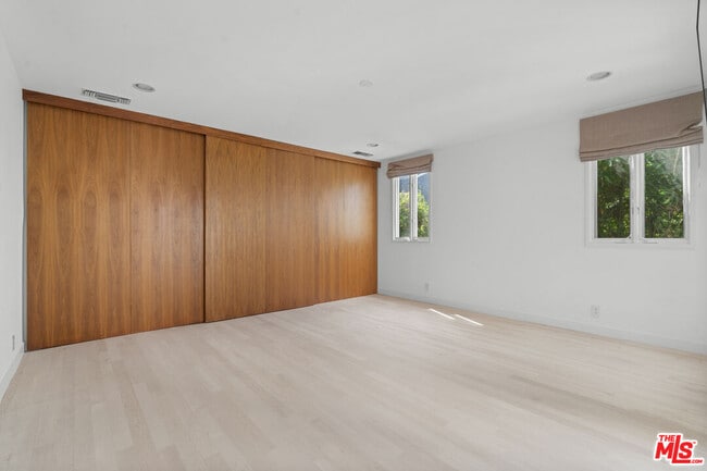 Building Photo - 524 Altair Pl