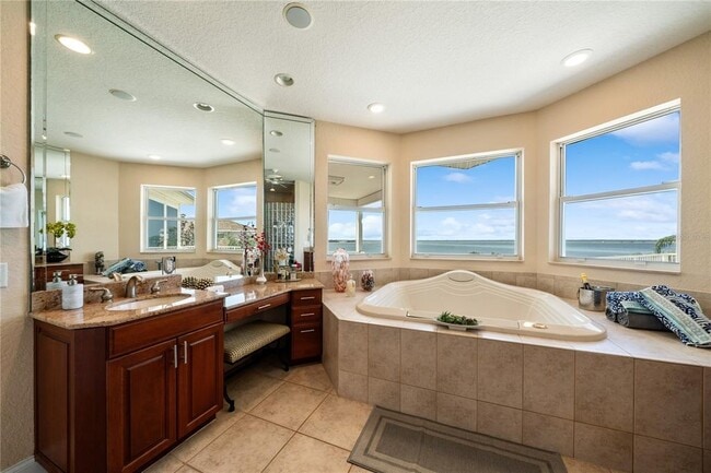 Building Photo - 1661 Seabreeze Dr