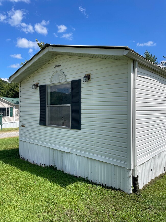 Building Photo - 225 Hillsdale Estates Ln