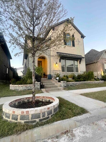 Primary Photo - 1803 Desert Willow Way