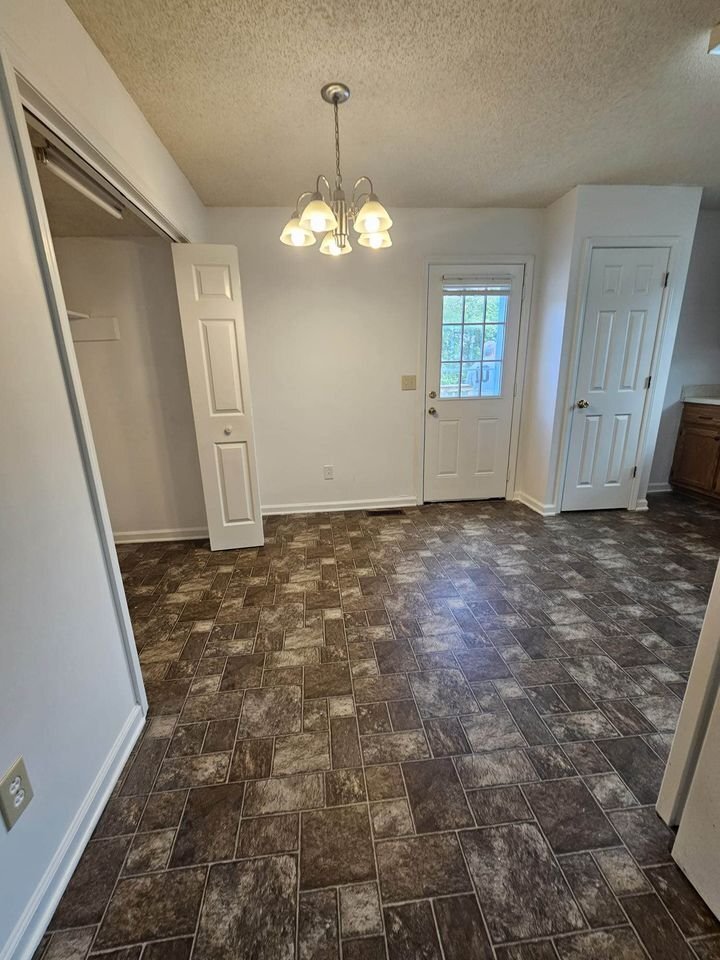 Building Photo - 1528 Richmond Rd