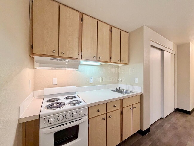 Building Photo - 4244 SW Laducer Pl