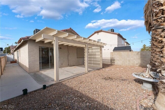 Building Photo - 900 Calico Hills Ct